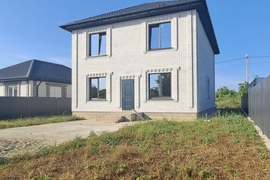 Продам 2-х этажный дом 181 м2, на участке 4 сотки